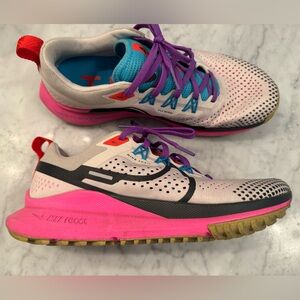 Nike Women's Pink and Blue Athletic Shoes